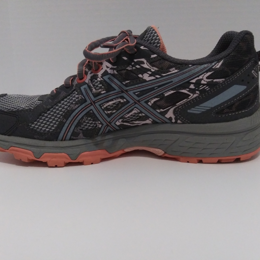 Asics - Picture 2 of 8